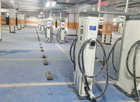 綠色出行助力的移動式儲能充電樁